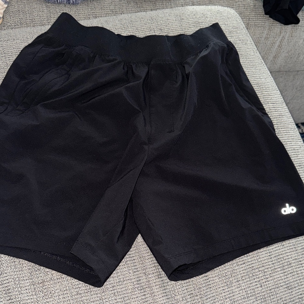 ALO Yoga Men's Black Athletic Shorts